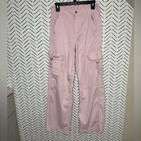 American Eagle Outfitters Pants - American Eagle Super High Rise Baggy Wide Leg Cargo Pants Pink Size 6 long